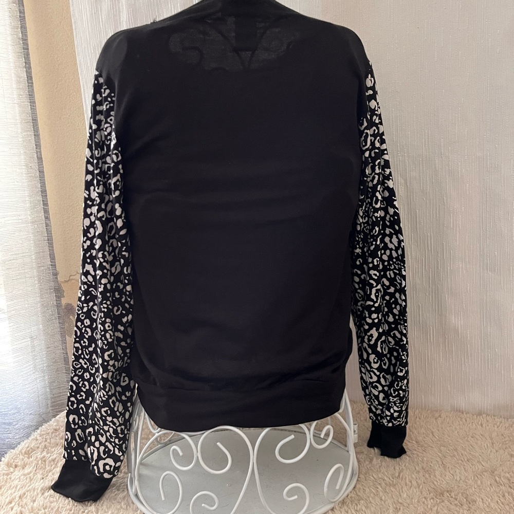 Sweater - Picture 3 of 4
